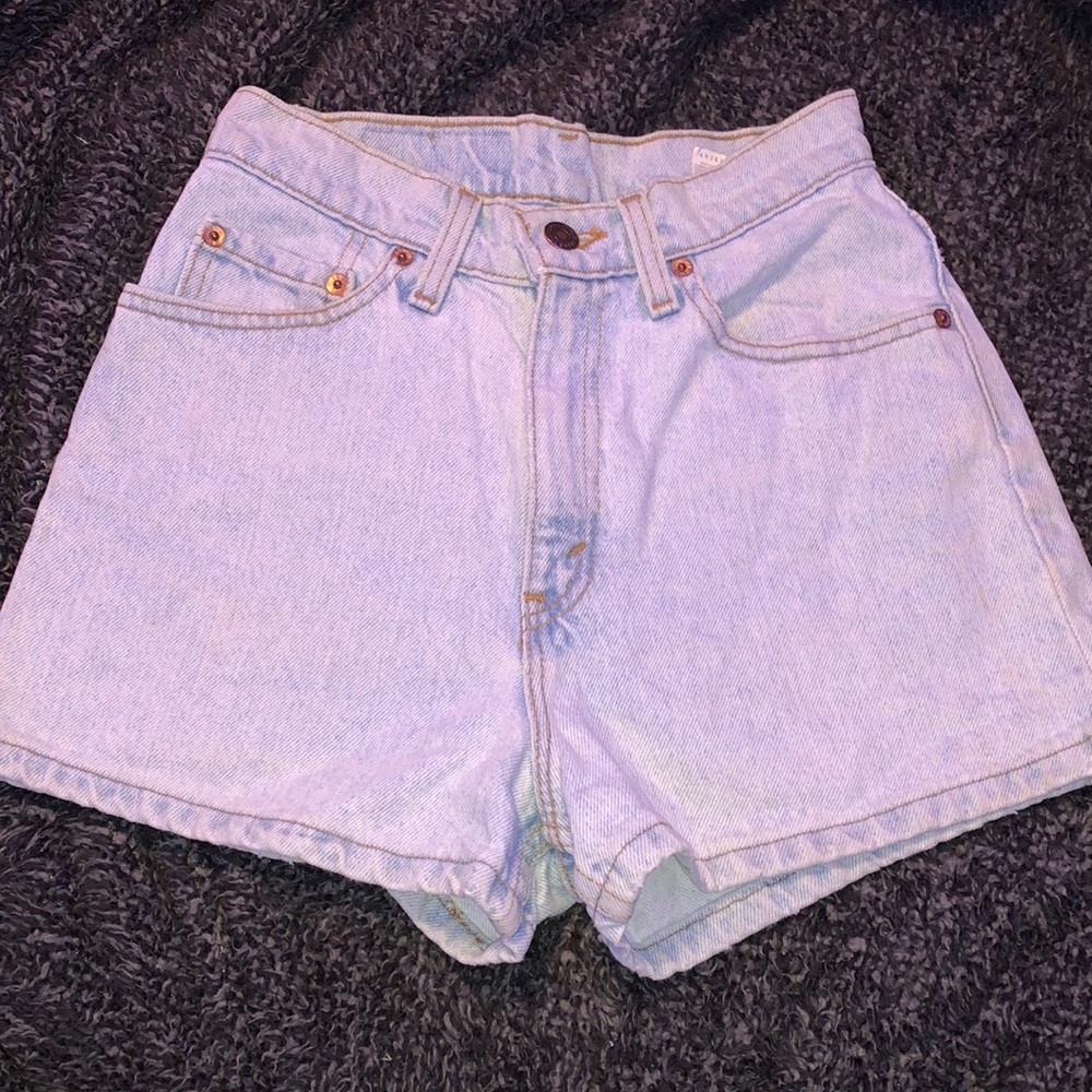 Vintage Levi’s jean shorts